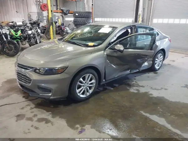 1G1ZE5ST8HF248009 2017 CHEVROLET MALIBU - Image 2
