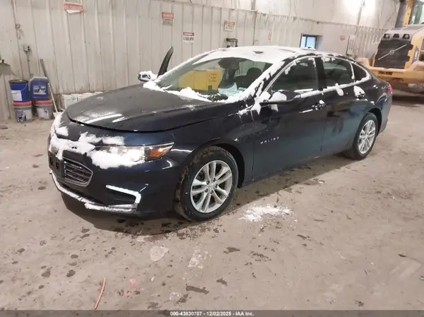 1G1ZE5ST8HF255560 2017 CHEVROLET MALIBU - Image 2
