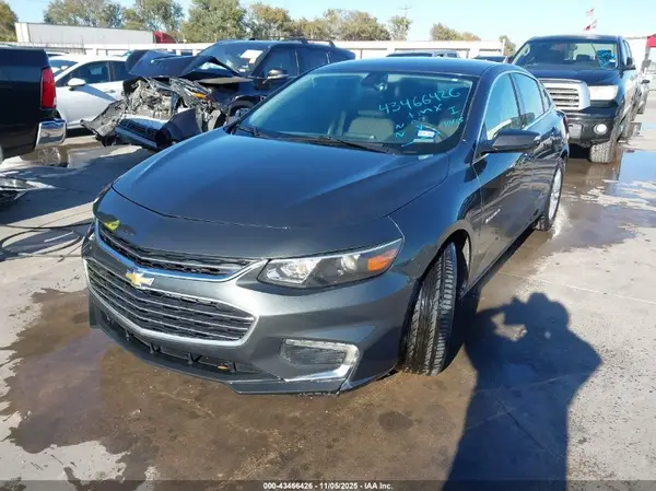 1G1ZE5ST8HF257096 2017 CHEVROLET MALIBU - Image 2