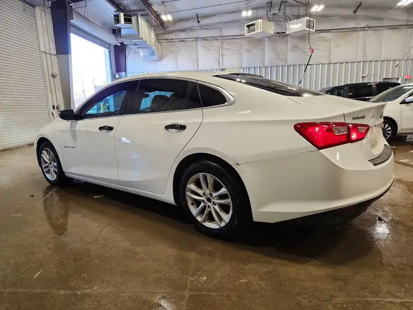 1G1ZE5ST8HF257793 2017 CHEVROLET MALIBU - Image 2