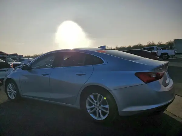 1G1ZE5ST8HF258958 2017 CHEVROLET MALIBU - Image 2