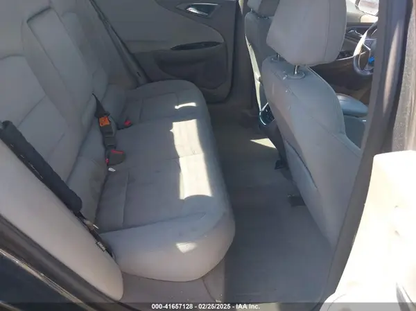 1G1ZE5ST9HF101827 2017 CHEVROLET MALIBU - Image 8