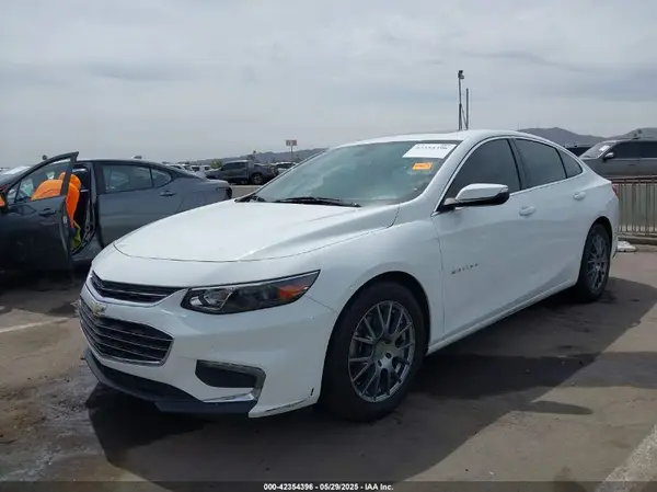 1G1ZE5ST9HF183090 2017 CHEVROLET MALIBU - Image 2