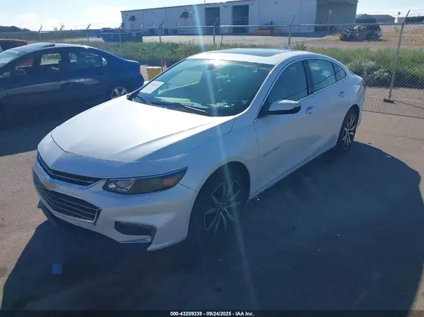 1G1ZE5STXGF286002 2016 CHEVROLET MALIBU - Image 2