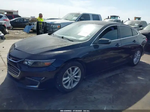 1G1ZE5STXHF104963 2017 CHEVROLET MALIBU - Image 2