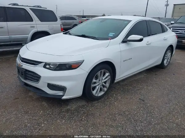 1G1ZE5STXHF121102 2017 CHEVROLET MALIBU - Image 2