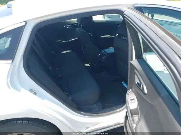 1G1ZE5STXHF132214 2017 CHEVROLET MALIBU - Image 8