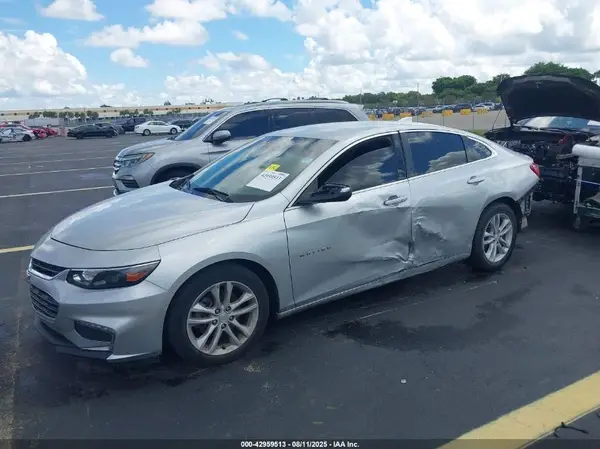 1G1ZE5STXHF132925 2017 CHEVROLET MALIBU - Image 2