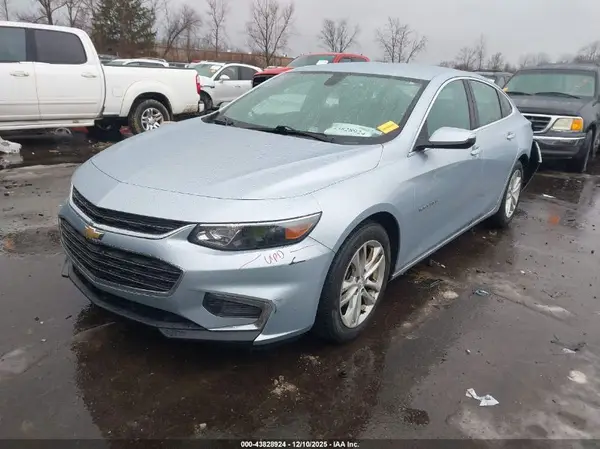 1G1ZE5STXHF215724 2017 CHEVROLET MALIBU - Image 2
