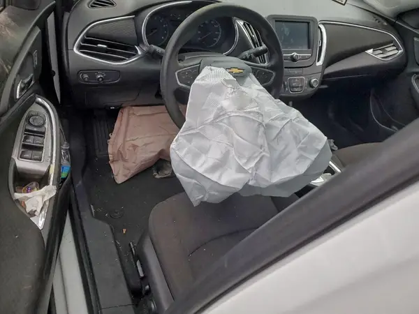 1G1ZE5STXHF250876 2017 CHEVROLET MALIBU - Image 8