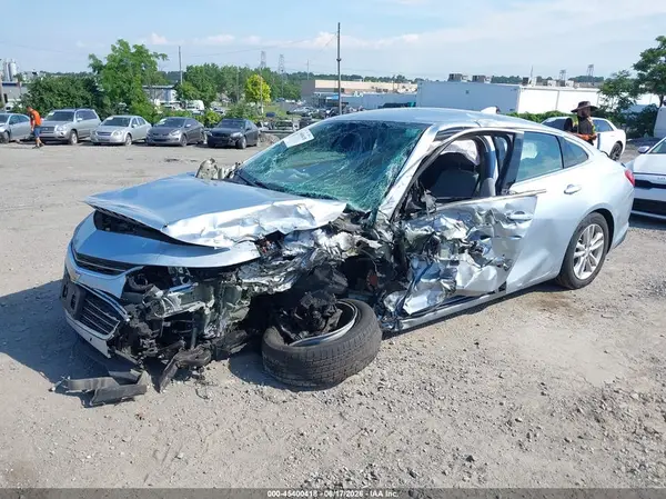 1G1ZF5SU3JF153482 2018 CHEVROLET MALIBU - Image 2