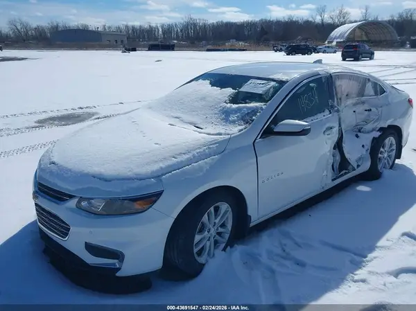 1G1ZF5SU8JF278638 2018 CHEVROLET MALIBU - Image 2