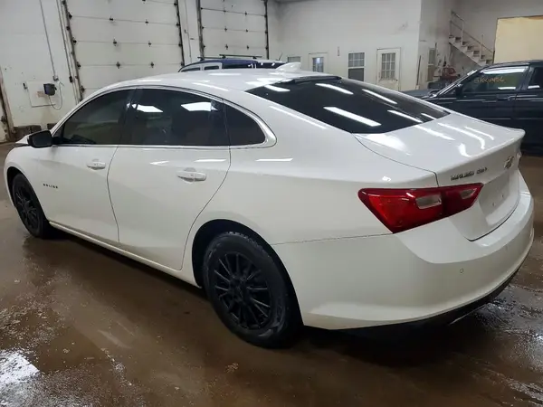 1G1ZF5SX1GF323275 2016 CHEVROLET MALIBU - Image 2