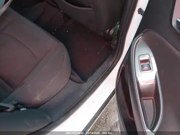 1G1ZF5SX4GF215068 2016 CHEVROLET MALIBU - Image 8