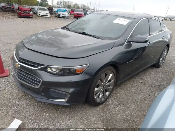 1G1ZH5SX1HF111682 2017 CHEVROLET MALIBU - Image 2