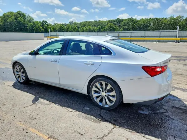1G1ZH5SX2HF127101 2017 CHEVROLET MALIBU - Image 2