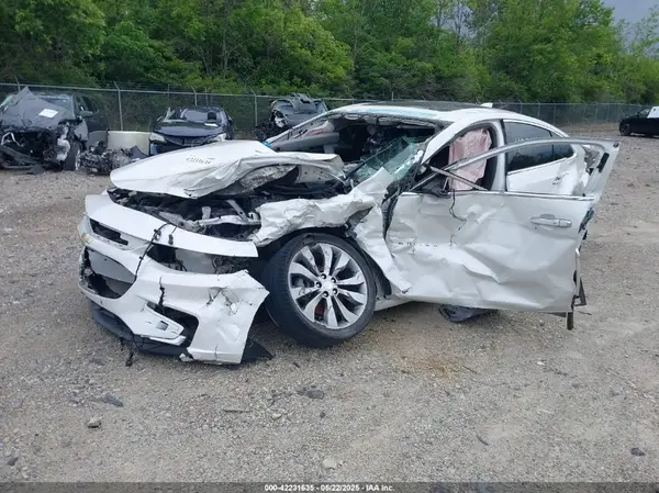 1G1ZH5SX4GF266242 2016 CHEVROLET MALIBU - Image 2