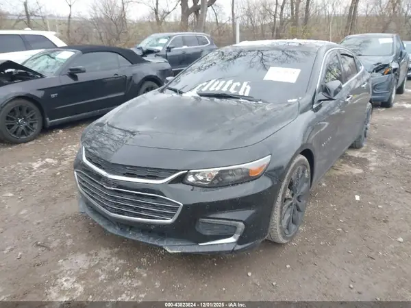 1G1ZH5SX7HF177928 2017 CHEVROLET MALIBU - Image 2