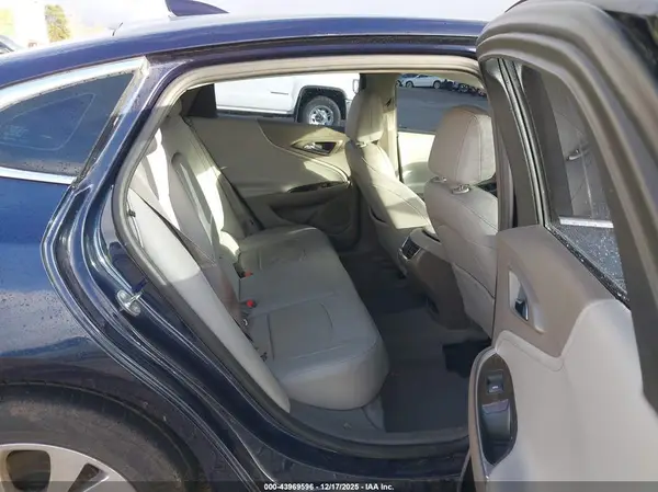 1G1ZH5SX8HF158160 2017 CHEVROLET MALIBU - Image 8