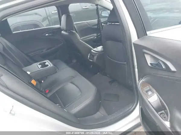 1G1ZH5SX8HF213013 2017 CHEVROLET MALIBU - Image 8