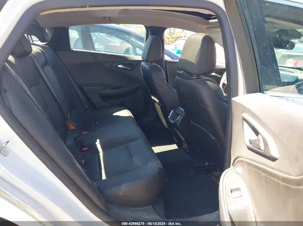 1G1ZH5SX8HF228966 2017 CHEVROLET MALIBU - Image 8