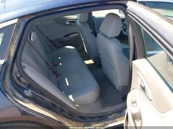 1G1ZJ5SU0HF155165 2017 CHEVROLET MALIBU - Image 8