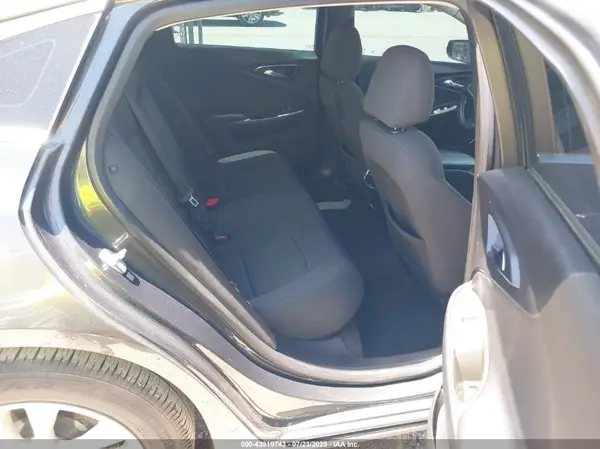 1G1ZJ5SU1HF210285 2017 CHEVROLET MALIBU - Image 8
