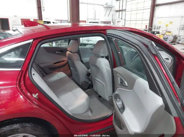 1G1ZJ5SU1HF217754 2017 CHEVROLET MALIBU - Image 8