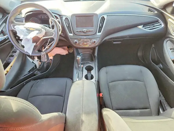 1G1ZJ5SU4HF124629 2017 CHEVROLET MALIBU - Image 8