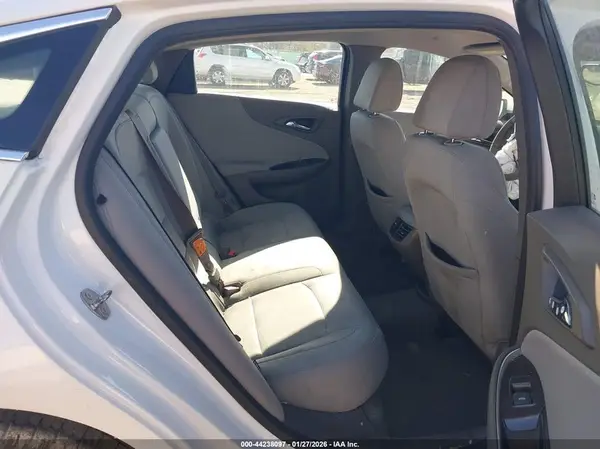 1G1ZJ5SU4HF181686 2017 CHEVROLET MALIBU - Image 8