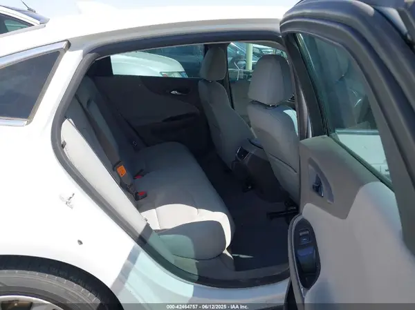 1G1ZJ5SU6HF187828 2017 CHEVROLET MALIBU - Image 8