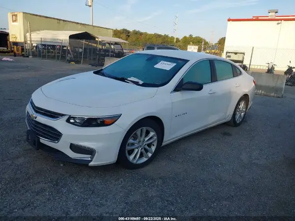 1G1ZJ5SU6HF210220 2017 CHEVROLET MALIBU - Image 2