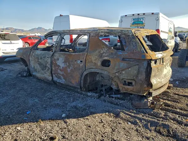 1GNEREKS4RJ141885 2024 CHEVROLET TRAVERSE - Image 2