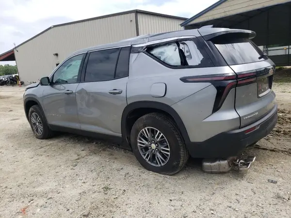 1GNEREKS8RJ180558 2024 CHEVROLET TRAVERSE - Image 2