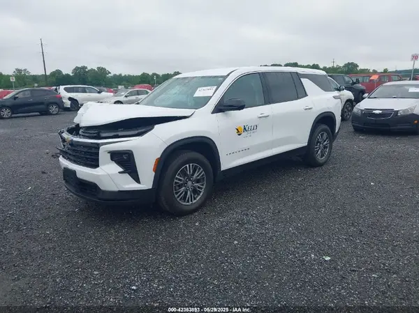 1GNEREKSXRJ157072 2024 CHEVROLET TRAVERSE - Image 2