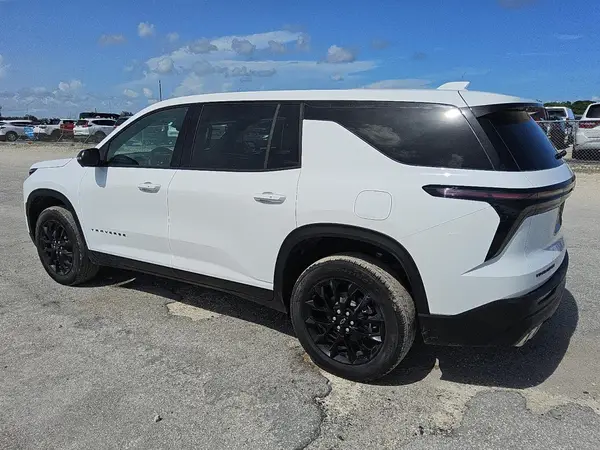 1GNEREKSXRJ244535 2024 CHEVROLET TRAVERSE - Image 2