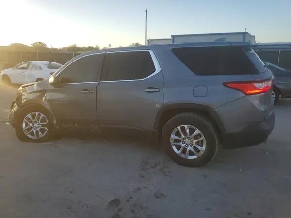 1GNERFKW0JJ242631 2018 CHEVROLET TRAVERSE - Image 2