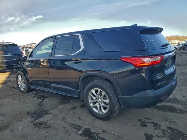 1GNERFKW0JJ266332 2018 CHEVROLET TRAVERSE - Image 2