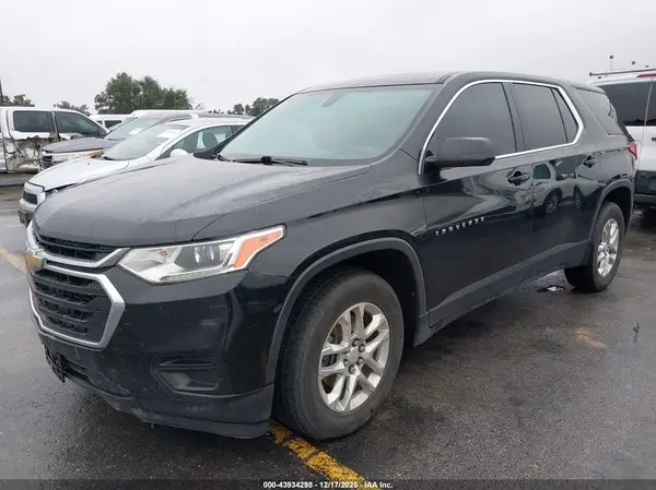 1GNERFKW0KJ239827 2019 CHEVROLET TRAVERSE - Image 2