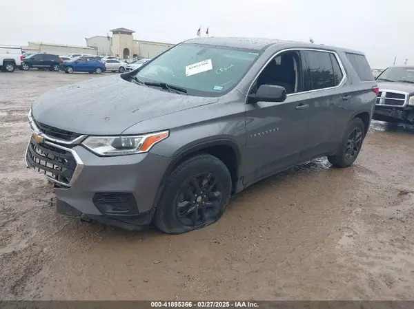1GNERFKW0KJ282581 2019 CHEVROLET TRAVERSE - Image 2