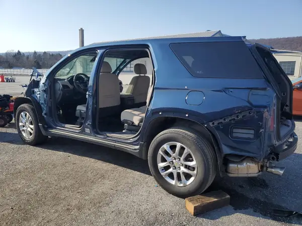 1GNERFKW0NJ185529 2022 CHEVROLET TRAVERSE - Image 2