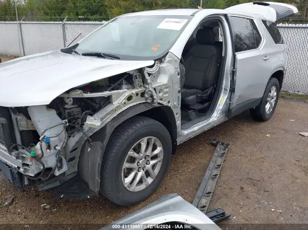 1GNERFKW1KJ123424 2019 CHEVROLET TRAVERSE - Image 2