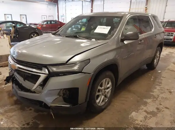 1GNERFKW1PJ100751 2023 CHEVROLET TRAVERSE - Image 2