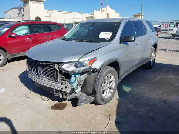 1GNERFKW2JJ203782 2018 CHEVROLET TRAVERSE - Image 2