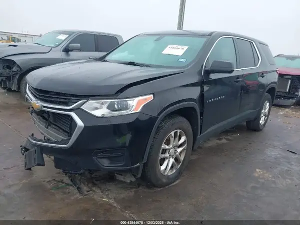 1GNERFKW2KJ156240 2019 CHEVROLET TRAVERSE - Image 2