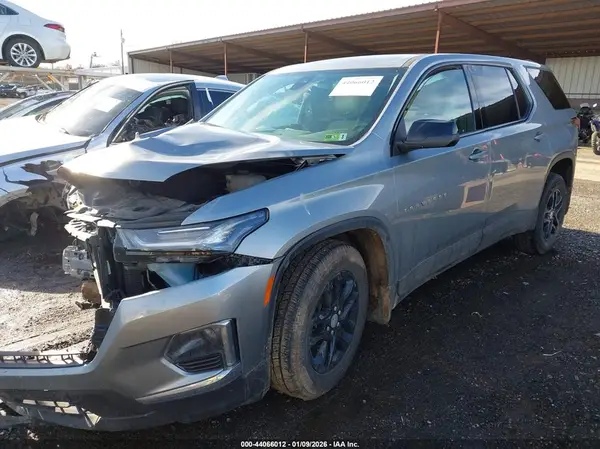 1GNERFKW2PJ218565 2023 CHEVROLET TRAVERSE - Image 2