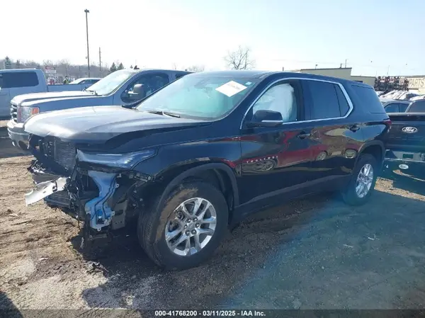 1GNERFKW2PJ320318 2023 CHEVROLET TRAVERSE - Image 2