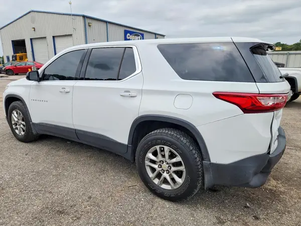 1GNERFKW3JJ133404 2018 CHEVROLET TRAVERSE - Image 2
