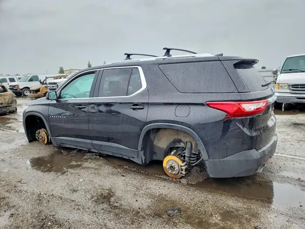 1GNERFKW3JJ141955 2018 CHEVROLET TRAVERSE - Image 2