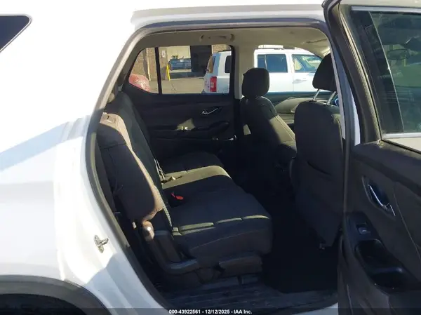 1GNERFKW3JJ217822 2018 CHEVROLET TRAVERSE - Image 8